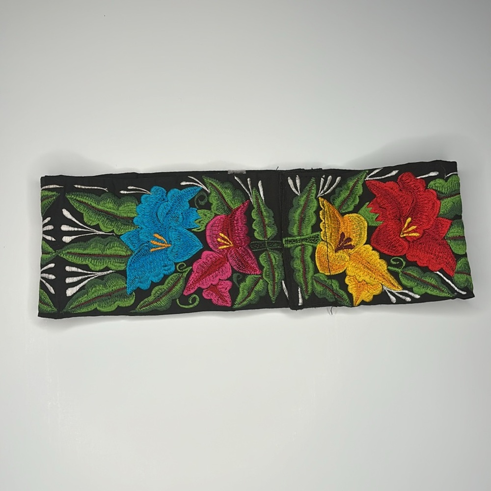 Embroidered sash, size 28 - Picture 3 of 6
